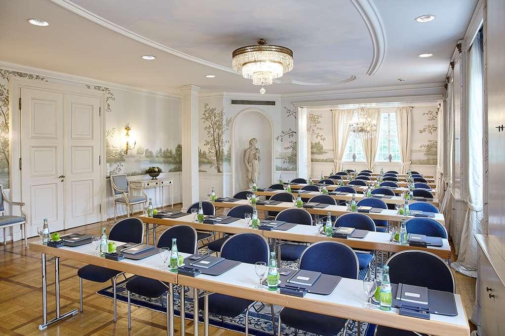 Althoff Hotel Fuerstenhof Τσέλε Ανέσεις φωτογραφία The interior of the conference centre
