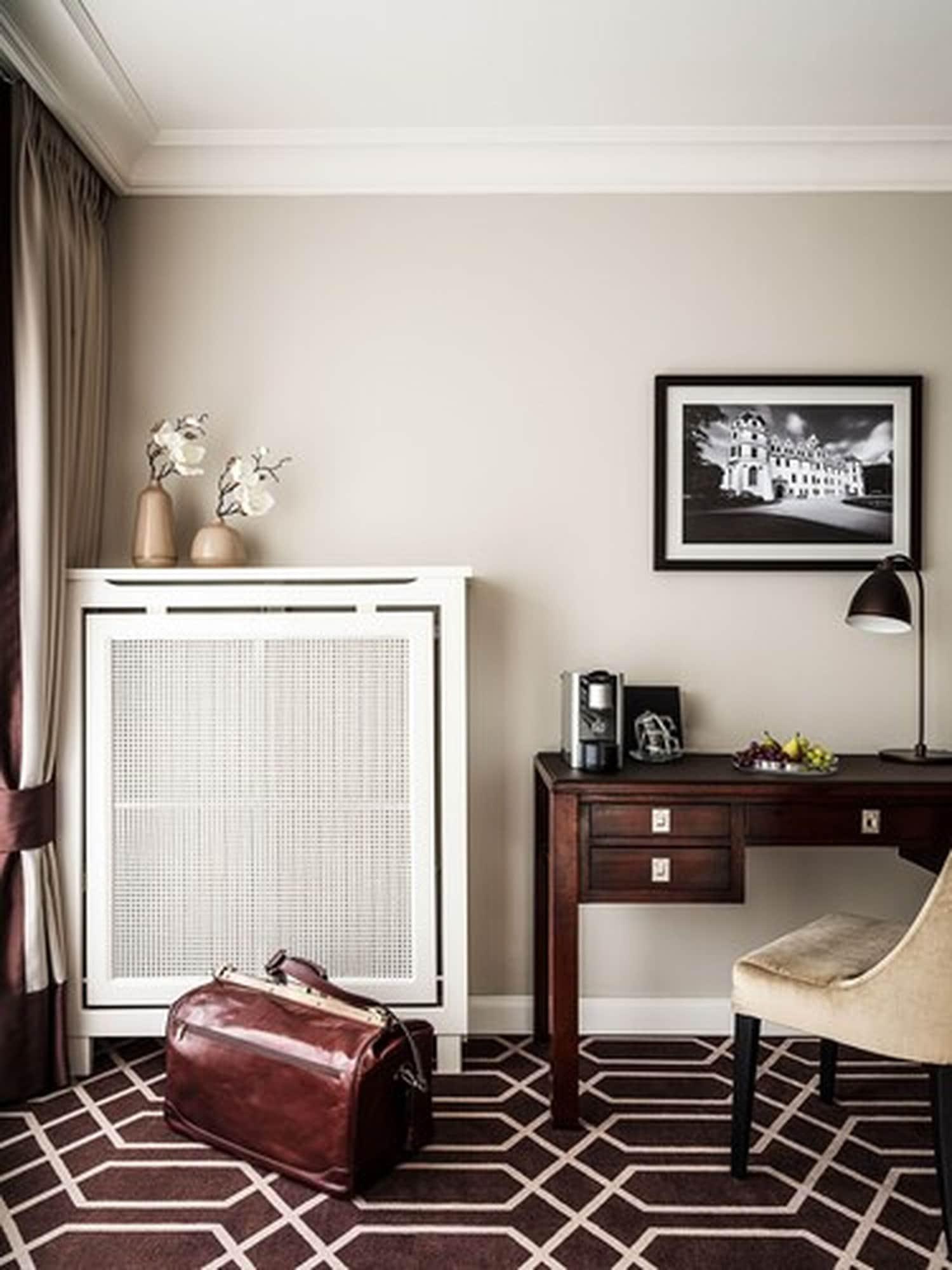 Althoff Hotel Fuerstenhof Τσέλε Εξωτερικό φωτογραφία A Nespresso machine in a hotel room